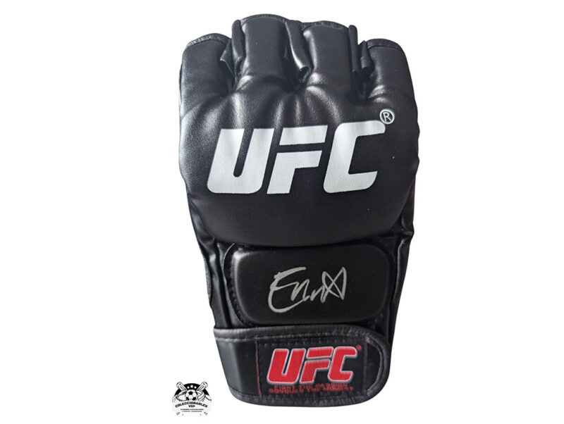 Erin Blanchfield “Cold Blooded” UFC Guante autografiado, firma certificada por la compañía Beckett con el número BM72602
