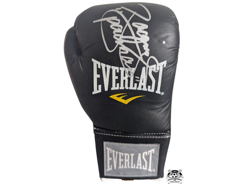 Manny Pacquiao Guante autografiado firma autentificada por la compañía JSA con el número AX10886