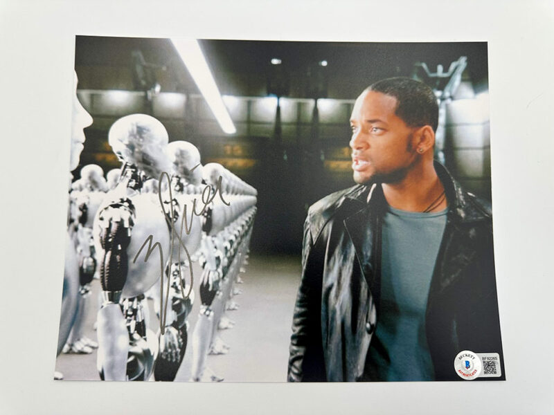 Will Smith Fotografía autografiada “Yo, Robot”, firma certificada por la compañía Beckett con el número BF82265.